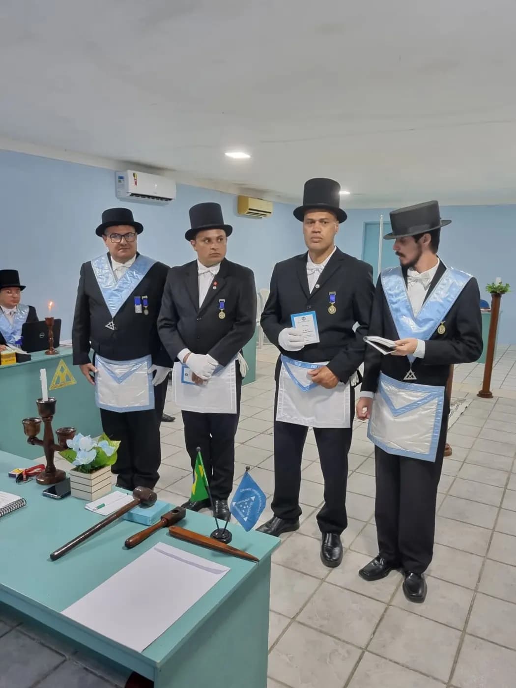 Registro fotográfico: SESSÃO MAGNA DE PROMOÇÃO AO GRAU DE COMPANHEIRO NA LOJA MAÇÔNICA LUIZ GONZAGA DO NASCIMENTO, Nº 4567, ORIENTE DE SANTA MARIA/RN