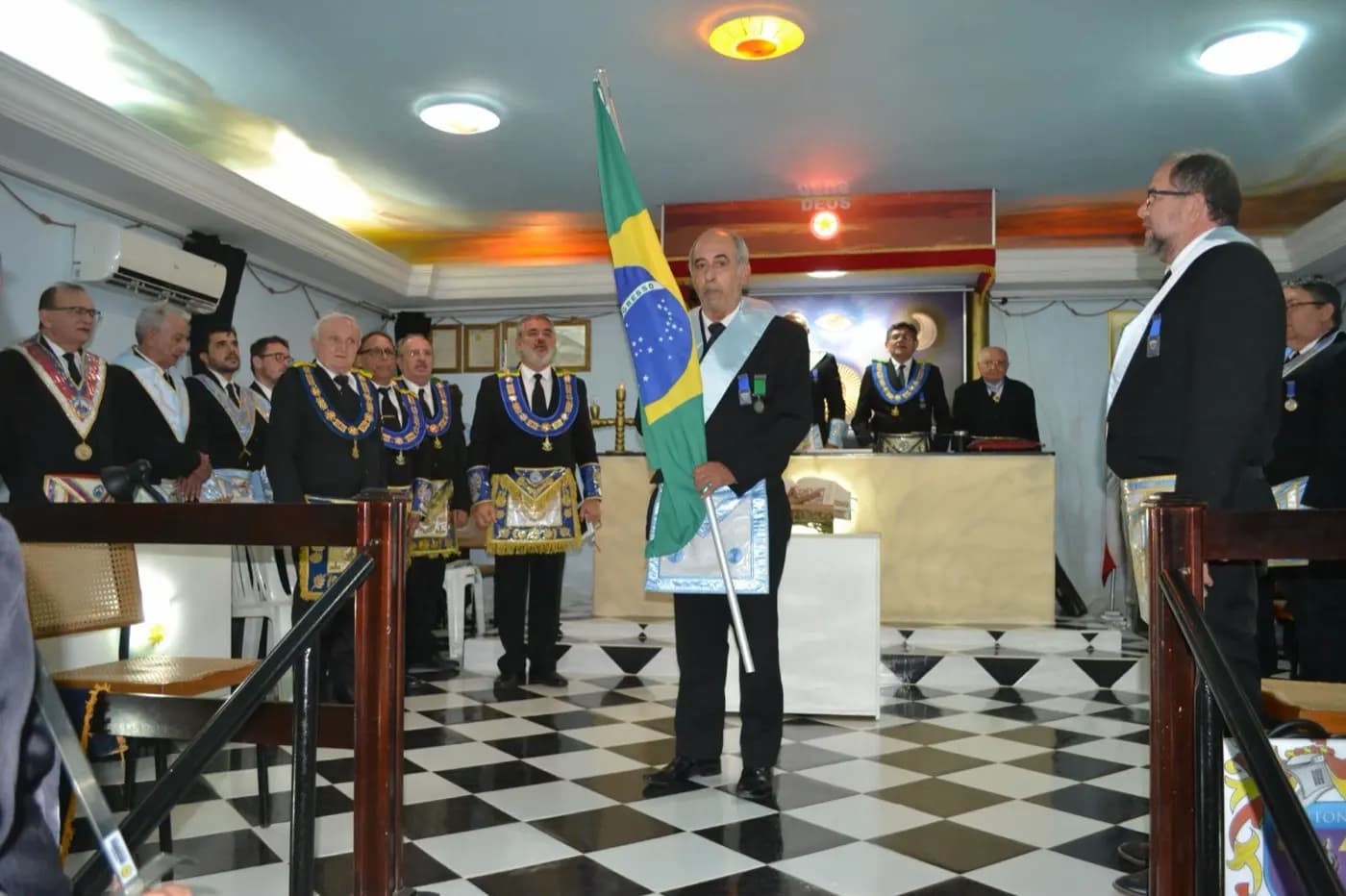 Registro fotográfico: SESSÃO MAGNA DE INSTALAÇÃO E POSSE DE VENERÁVEL MESTRE E DIRETORIA DA ARLS MANOEL REGINALDO DA ROCHA, Nº 2.439, ORIENTE DE PAU DOS FERROS/RN