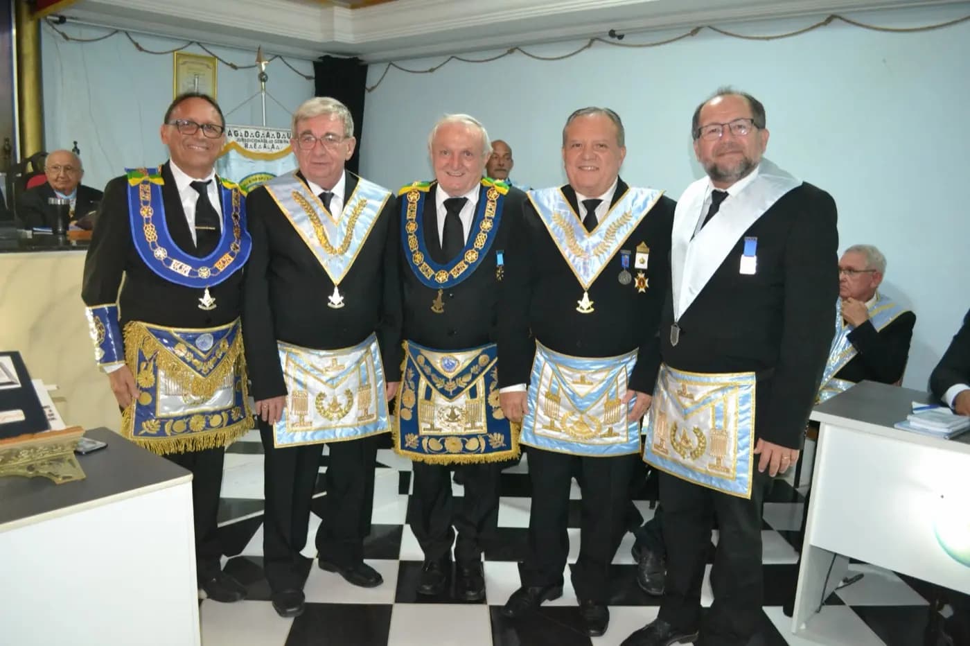 Registro fotográfico: SESSÃO MAGNA DE INSTALAÇÃO E POSSE DE VENERÁVEL MESTRE E DIRETORIA DA ARLS MANOEL REGINALDO DA ROCHA, Nº 2.439, ORIENTE DE PAU DOS FERROS/RN