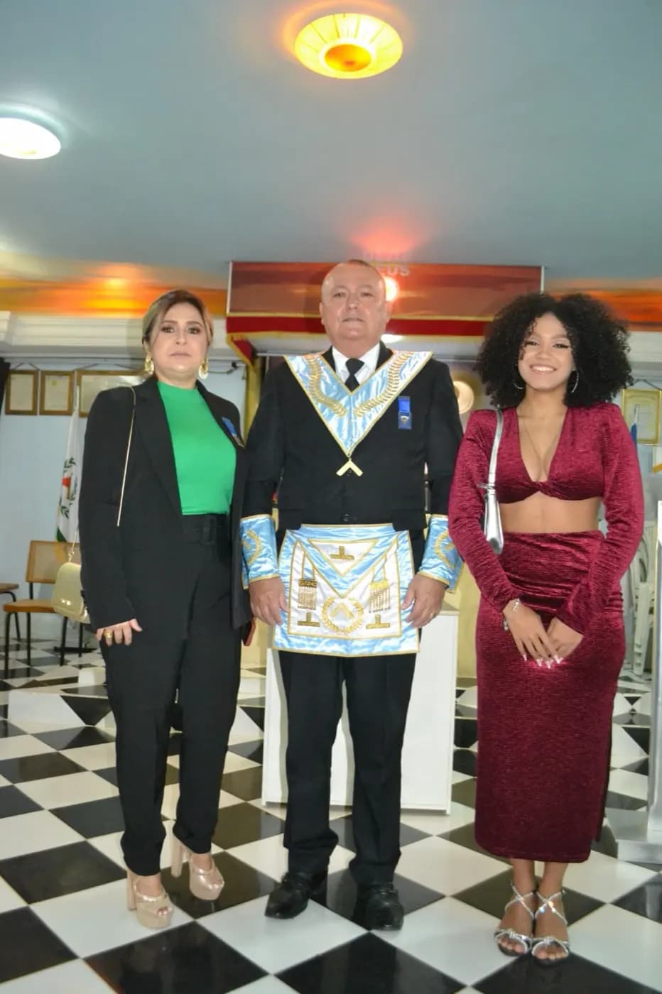 Registro fotográfico: SESSÃO MAGNA DE INSTALAÇÃO E POSSE DE VENERÁVEL MESTRE E DIRETORIA DA ARLS MANOEL REGINALDO DA ROCHA, Nº 2.439, ORIENTE DE PAU DOS FERROS/RN