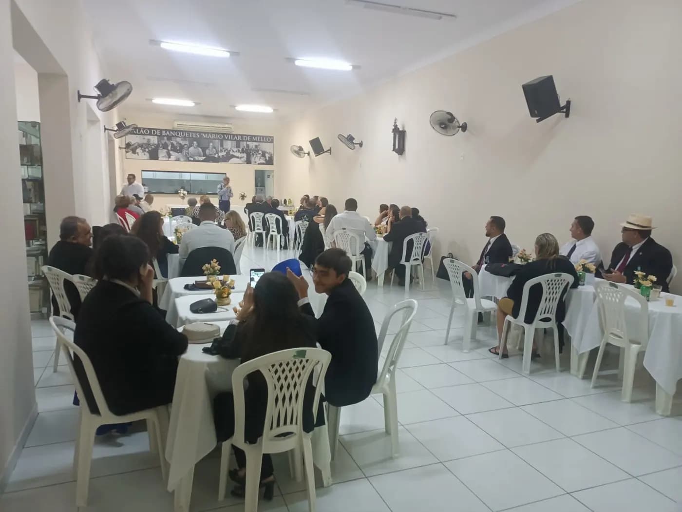Registro fotográfico: SESSÃO MAGNA PÚBLICA ALUSIVA A 13º ANO DE FUNDAÇÃO DA ARLS UNIVERSITÁRIA MÁRIO VILAR DE MELO, Nº 4.085, ORIENTE DE NATAL/RN