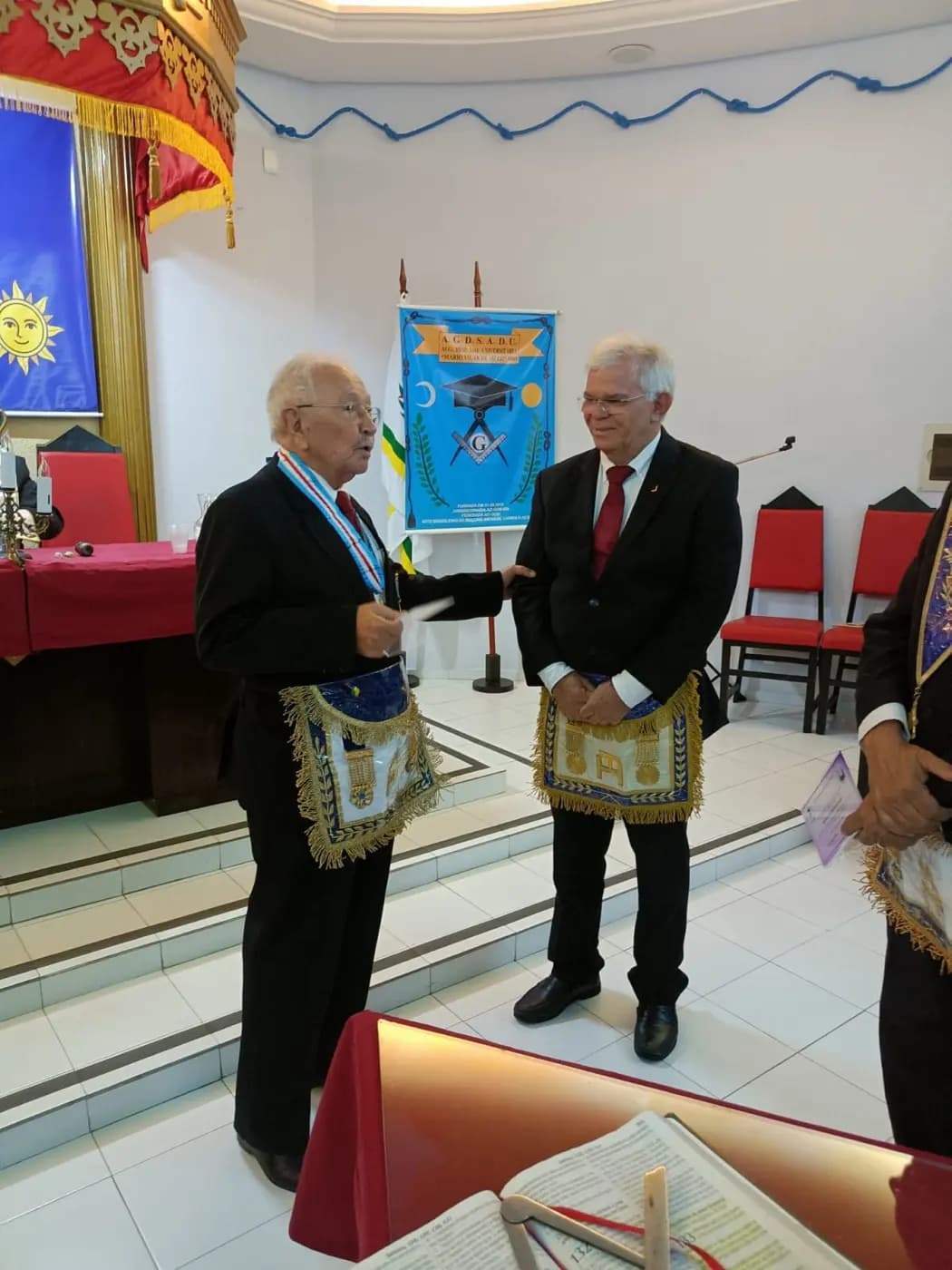 Registro fotográfico: SESSÃO MAGNA PÚBLICA ALUSIVA A 13º ANO DE FUNDAÇÃO DA ARLS UNIVERSITÁRIA MÁRIO VILAR DE MELO, Nº 4.085, ORIENTE DE NATAL/RN