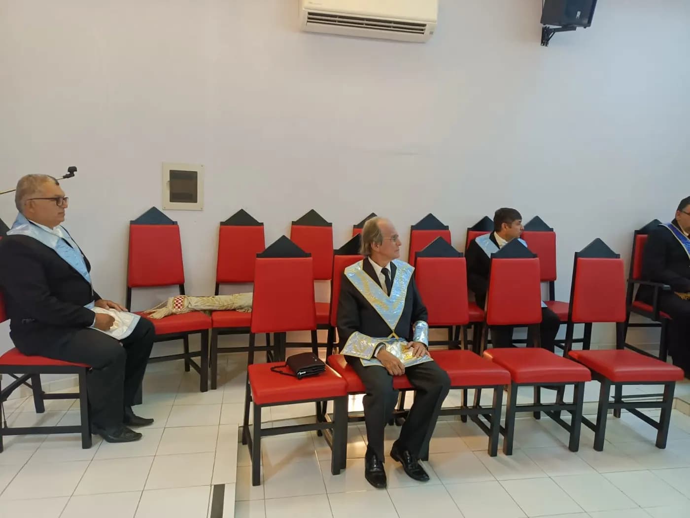 Registro fotográfico: SESSÃO MAGNA PÚBLICA ALUSIVA A 13º ANO DE FUNDAÇÃO DA ARLS UNIVERSITÁRIA MÁRIO VILAR DE MELO, Nº 4.085, ORIENTE DE NATAL/RN