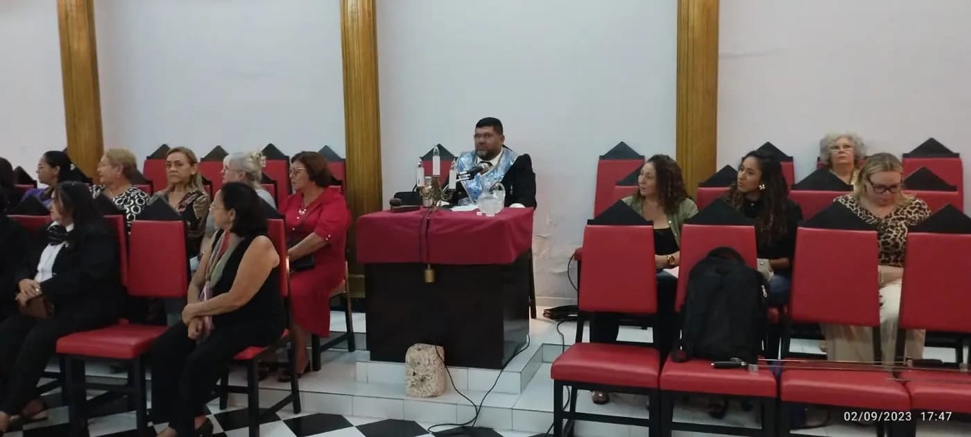 Registro fotográfico: SESSÃO MAGNA PÚBLICA ALUSIVA A 13º ANO DE FUNDAÇÃO DA ARLS UNIVERSITÁRIA MÁRIO VILAR DE MELO, Nº 4.085, ORIENTE DE NATAL/RN