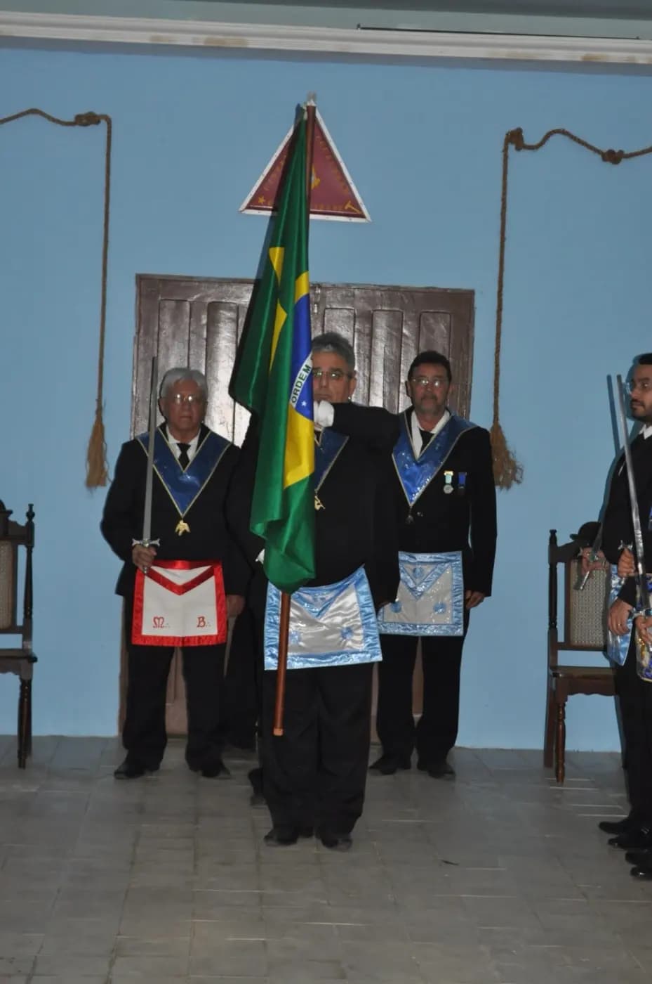Registro fotográfico: SESSÃO MAGNA PÚBLICA ALUSIVA AO 10º ANO DE FUNDAÇÃO DA ARLS UNIVERSITÁRIA POETA RENATO CALDAS, Nº 4.307, ORIENTE DE ASSU/RN