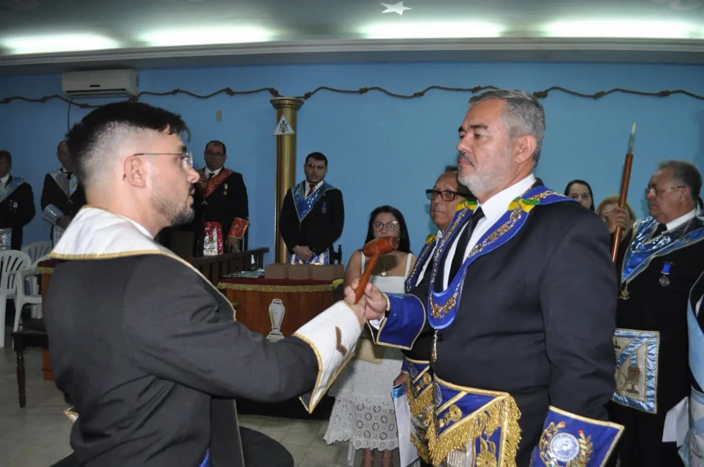 Registro fotográfico: SESSÃO MAGNA PÚBLICA ALUSIVA AO 10º ANO DE FUNDAÇÃO DA ARLS UNIVERSITÁRIA POETA RENATO CALDAS, Nº 4.307, ORIENTE DE ASSU/RN