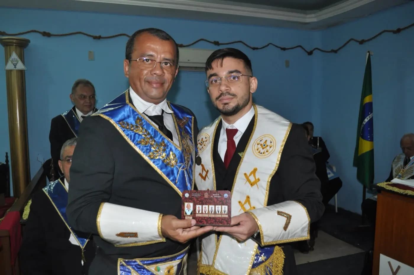 Registro fotográfico: SESSÃO MAGNA PÚBLICA ALUSIVA AO 10º ANO DE FUNDAÇÃO DA ARLS UNIVERSITÁRIA POETA RENATO CALDAS, Nº 4.307, ORIENTE DE ASSU/RN