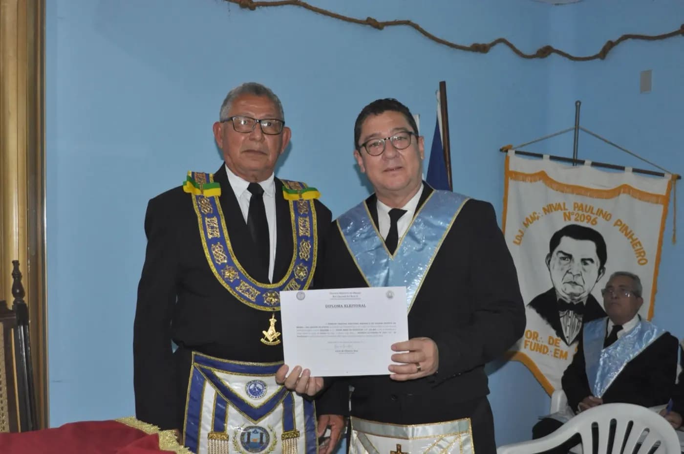 Registro fotográfico: SESSÃO MAGNA PÚBLICA ALUSIVA AO 10º ANO DE FUNDAÇÃO DA ARLS UNIVERSITÁRIA POETA RENATO CALDAS, Nº 4.307, ORIENTE DE ASSU/RN