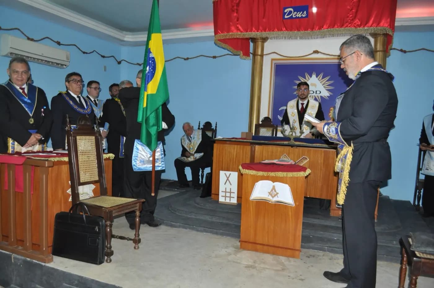 Registro fotográfico: SESSÃO MAGNA PÚBLICA ALUSIVA AO 10º ANO DE FUNDAÇÃO DA ARLS UNIVERSITÁRIA POETA RENATO CALDAS, Nº 4.307, ORIENTE DE ASSU/RN