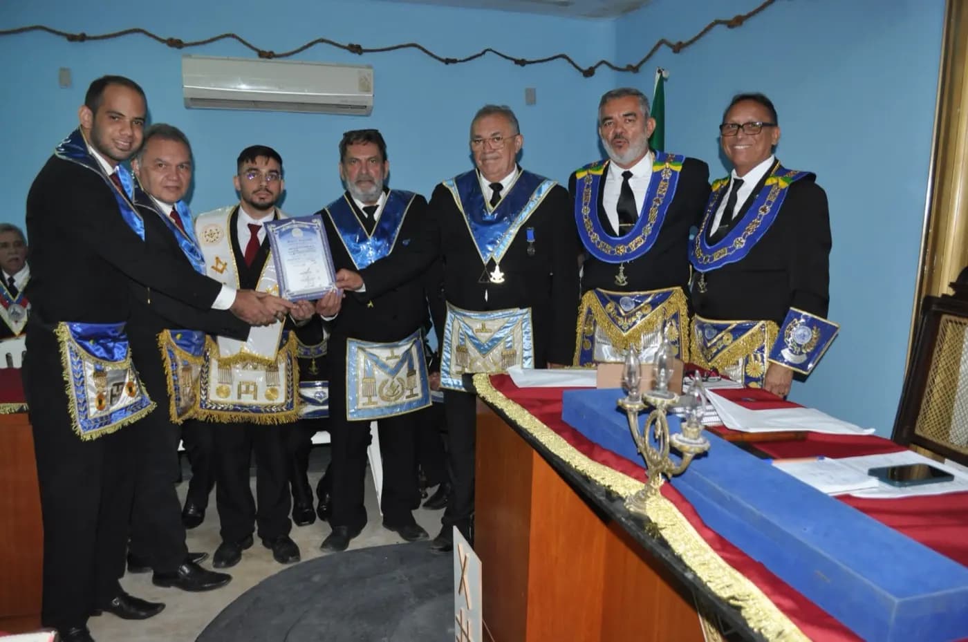 Registro fotográfico: SESSÃO MAGNA PÚBLICA ALUSIVA AO 10º ANO DE FUNDAÇÃO DA ARLS UNIVERSITÁRIA POETA RENATO CALDAS, Nº 4.307, ORIENTE DE ASSU/RN