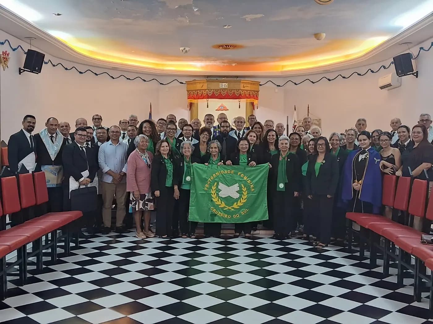 Registro fotográfico: SESSÃO MAGNA PÚBLICA ALUSIVA AO 56º ANO DE FUNDAÇÃO FRATERNIDADE FEMININA CRUZEIRO DO SUL