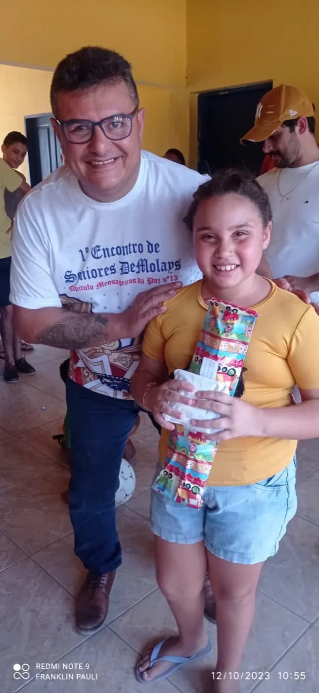 Registro fotográfico: AÇÃO FILANTRÓPICA REALIZADA PELA ARLS LUIZ GONZAGA DO NASCIMENTO, Nº 4.567, ORIENTE DE SANTA MARIA/RN, EM CONJUNTO COM A FRATERNIDADE FEMININA CRUZEIRO DO SUL – FLOR DO MANDACARU