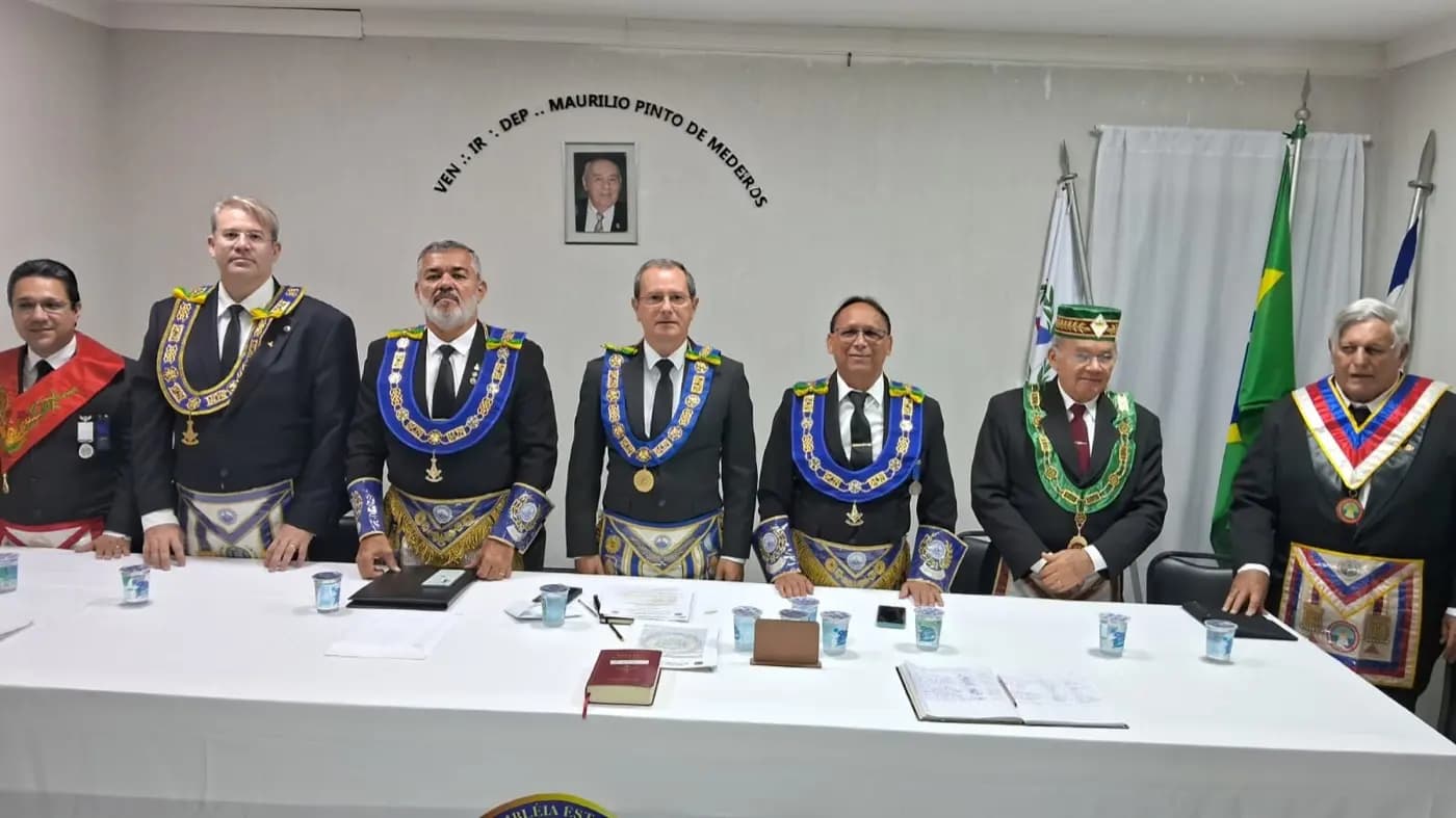 Registro fotográfico: PARTICIPAÇÃO DO GRÃO-MESTRE E DO GRÃO-MESTRE ADJUNTO DO GOB/RN NA PRIMEIRA REUNIÃO ORDINÁRIA DE 2024, DA PODERORA ASSEMBLEIA ESTADUAL LEGISLATIVA DO ESTADO DO RIO GRANDE DO NORTE (PAEL/RN).