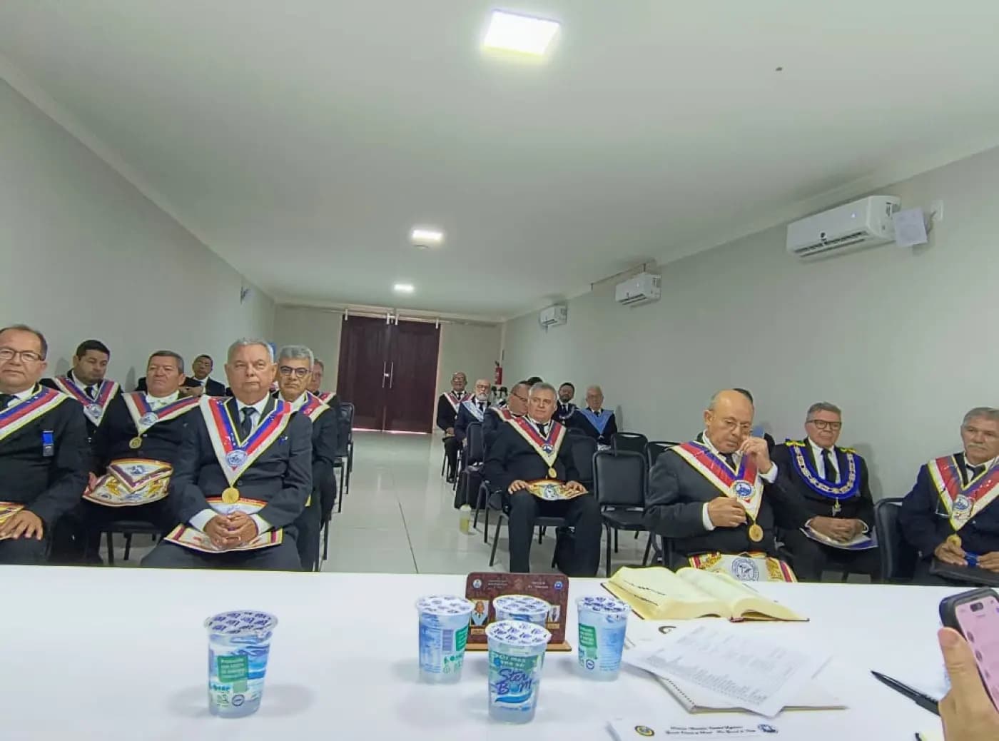 Registro fotográfico: PARTICIPAÇÃO DO GRÃO-MESTRE E DO GRÃO-MESTRE ADJUNTO DO GOB/RN NA PRIMEIRA REUNIÃO ORDINÁRIA DE 2024, DA PODERORA ASSEMBLEIA ESTADUAL LEGISLATIVA DO ESTADO DO RIO GRANDE DO NORTE (PAEL/RN).