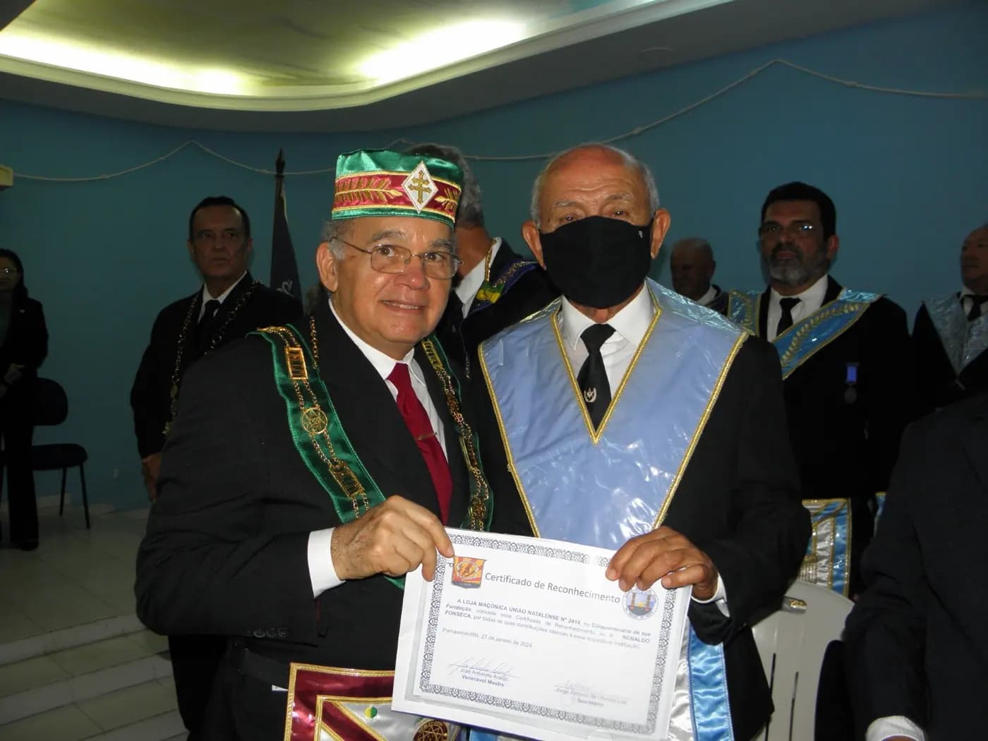 Registro fotográfico: SESSÃO MAGNA PÚBLICA ALUSIVA AO 50º ANO DE FUNDAÇÃO DA ARLS UNIÃO NATALENSE, Nº 2.414, ORIENTE DE PARNAMIRIM/RN.