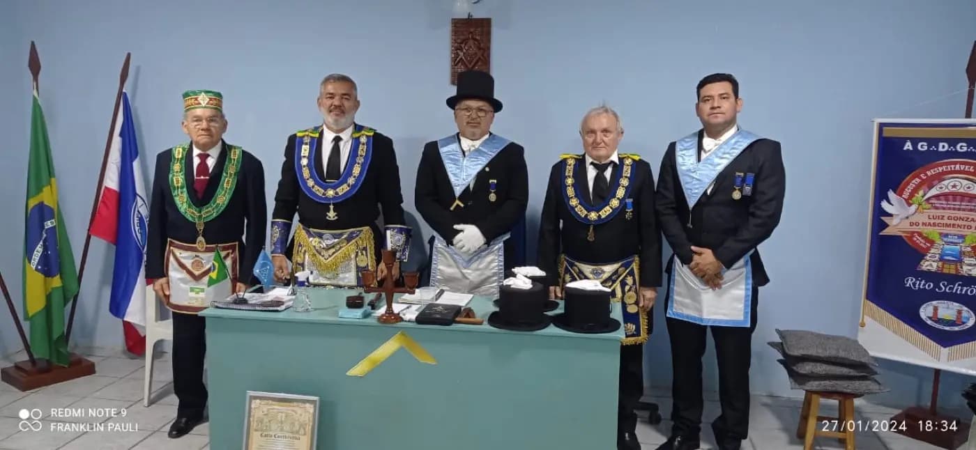 Registro fotográfico: PARTICIPAÇÃO DO GRÃO-MESTRE DO GOB/RN NA SESSÃO MAGNA DE INICIAÇÃO DA ARLS LUIZ GONZAGA DO NASCIMENTO, N° 4.567, ORIENTE DE SANTA MARIA/RN.