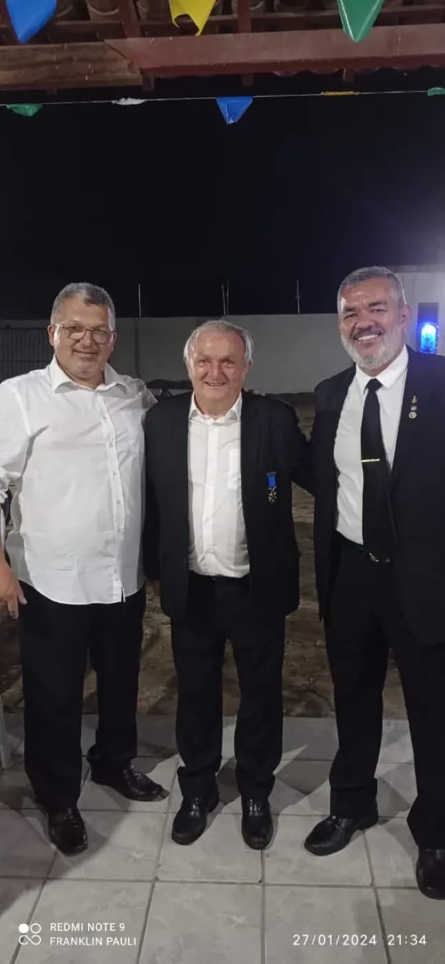 Registro fotográfico: PARTICIPAÇÃO DO GRÃO-MESTRE DO GOB/RN NA SESSÃO MAGNA DE INICIAÇÃO DA ARLS LUIZ GONZAGA DO NASCIMENTO, N° 4.567, ORIENTE DE SANTA MARIA/RN.