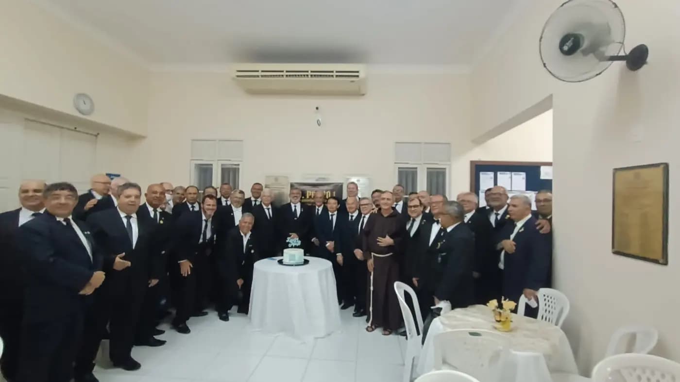 Registro fotográfico: PARTICIPAÇÃO DO GRÃO-MESTRE DO GOB/RN NA SESSÃO MAGNA ALUSIVA AO 188º ANO DE FUNDAÇÃO DA ARLS 21 DE MARÇO, Nº 152, ORIENTE DE NATAL/RN.