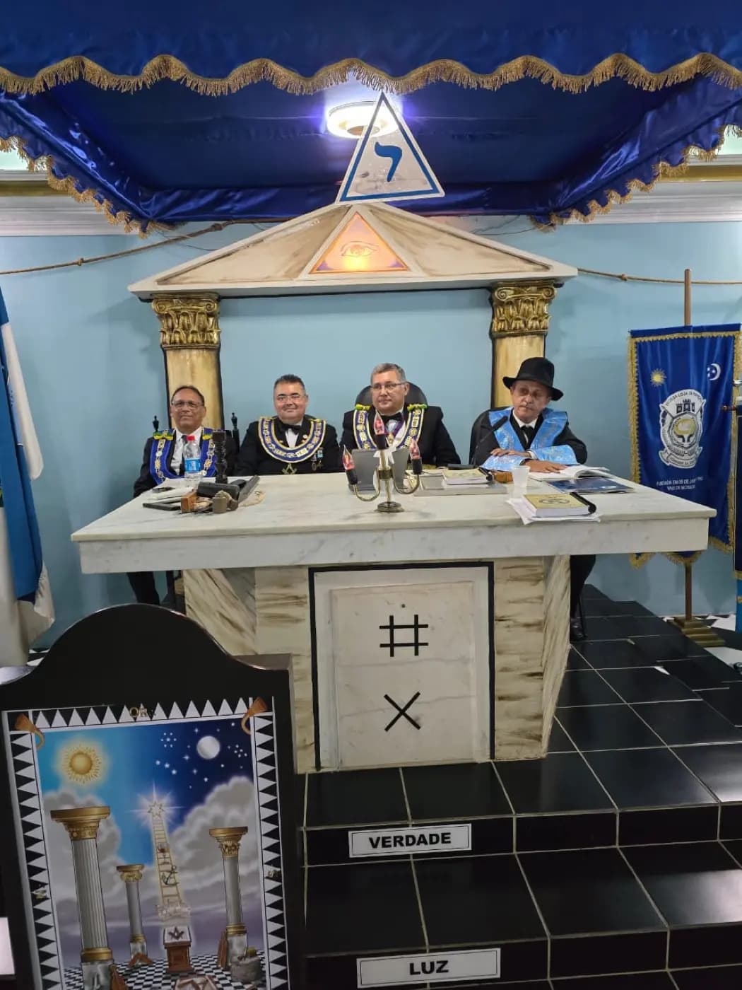 Registro fotográfico: PARTICIPAÇÃO DO GRÃO-MESTRE ADJUNTO DO GOB/RN NA SESSÃO MAGNA DE INSTALAÇÃO E POSSE DE VENERÁVEL MESTRE DA ARLS UNIÃO MOSSOROENSE Nº 7, ORIENTE DE MOSSORÓ/RN, JURISDICIONADA À GRANDE LOJA MAÇÔNICA DO ESTADO DO RIO GRANDE DO NORTE (GLERN).
