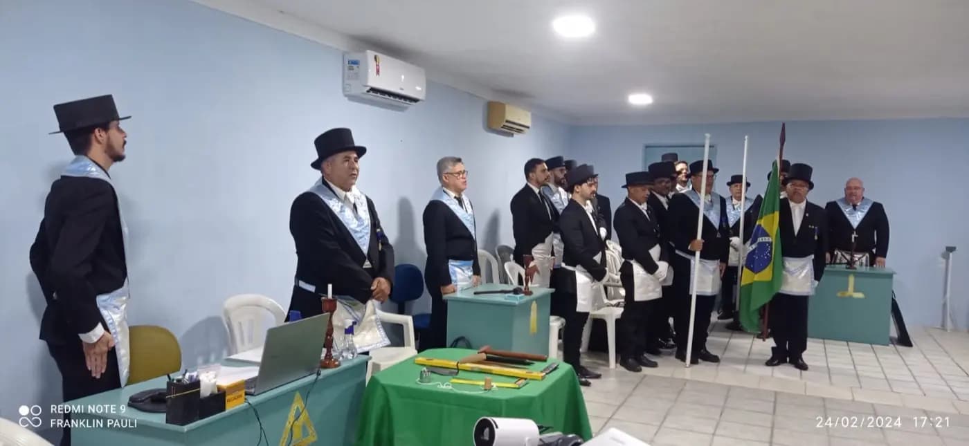 Registro fotográfico: PARTICIPAÇÃO DO GRÃO-MESTRE DO GOB/RN NA SESSÃO MAGNA PÚBLICA NA ARLS LUIZ GONZAGA DO NASCIMENTO, N° 4.567, ORIENTE DE SANTA MARIA/RN.