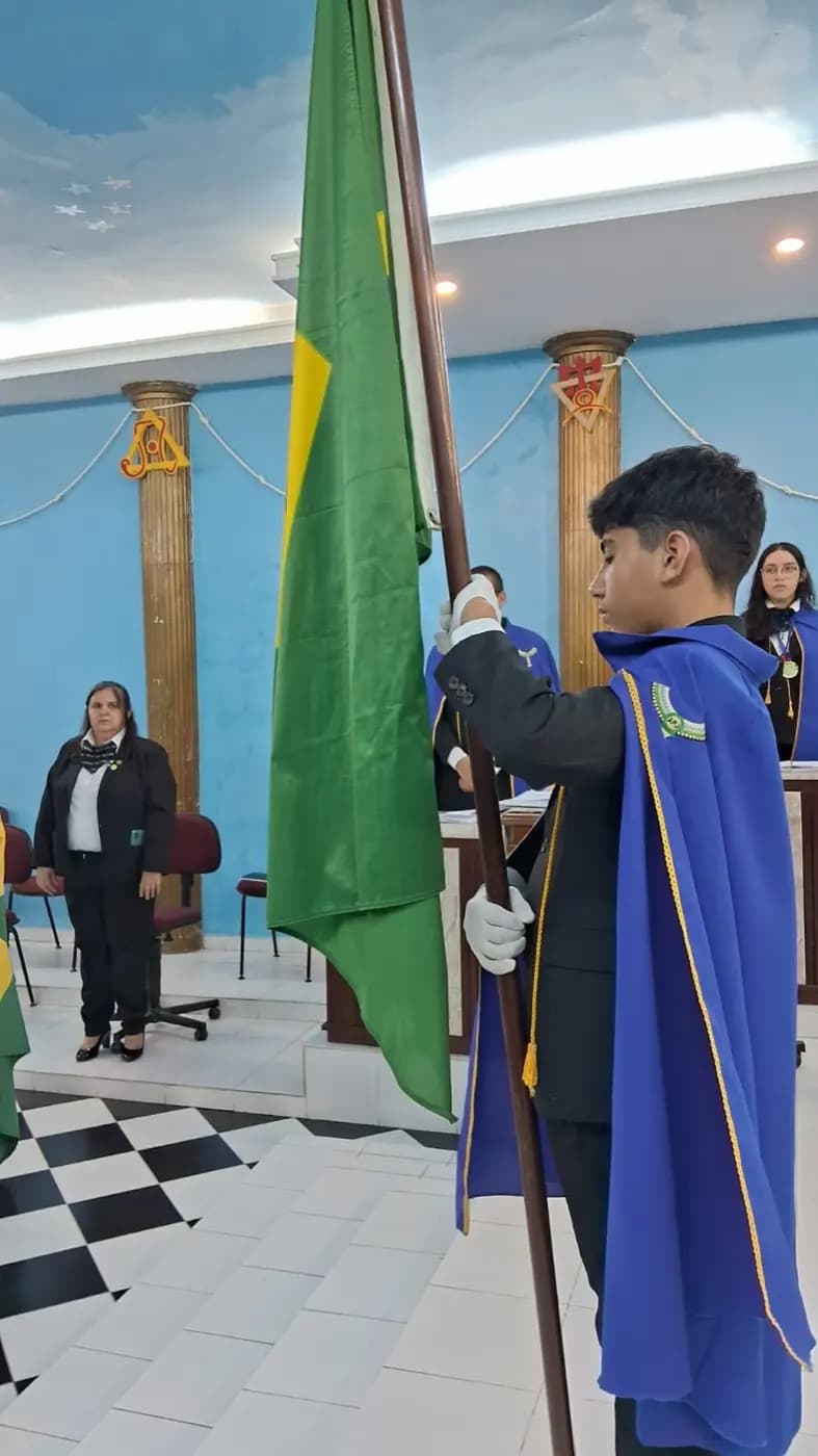 Registro fotográfico: CERIMÔNIA FECHADA DUCTOR INVITATIO E SESSÃO DE POSSE DA NOVA DIRETORIA DO NÚCLEO ALFA UNIÃO NATALENSE N°42, DA AÇÃO PARAMAÇÔNICA JUVENIL DO GRANDE ORIENTE DO BRASIL.