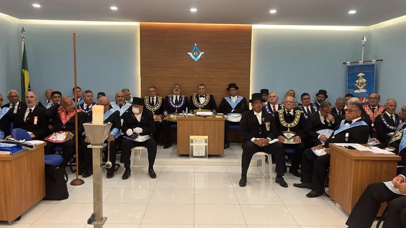 Registro fotográfico: PARTICIPAÇÃO DO GRÃO-MESTRE DO GOB/RN NA SESSÃO MAGNA DE POSSE DE VENERÁVEL MESTRE E NOVA DIRETORIA DA ARLS ETEVALDO BARCELOS FONTENELE Nº 39, ORIENTE DE NATAL/RN, JURISDICIONADA À GRANDE LOJA MAÇÔNICA DO ESTADO DO RIO GRANDE DO NORTE (GLERN).