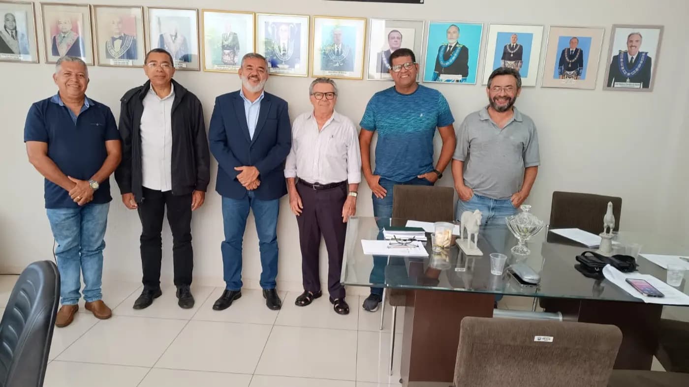 Registro fotográfico: GESTÃO PARTICIPATIVA – 1ª REUNIÃO PARA APRESENTAÇÃO DE PROPOSTA DE DIRETRIZES PARA ARMAZENAMENTO E GUARDA DO ACERVO CIENTÍFICO/FILOSÓFICO DO GOB/RN.
