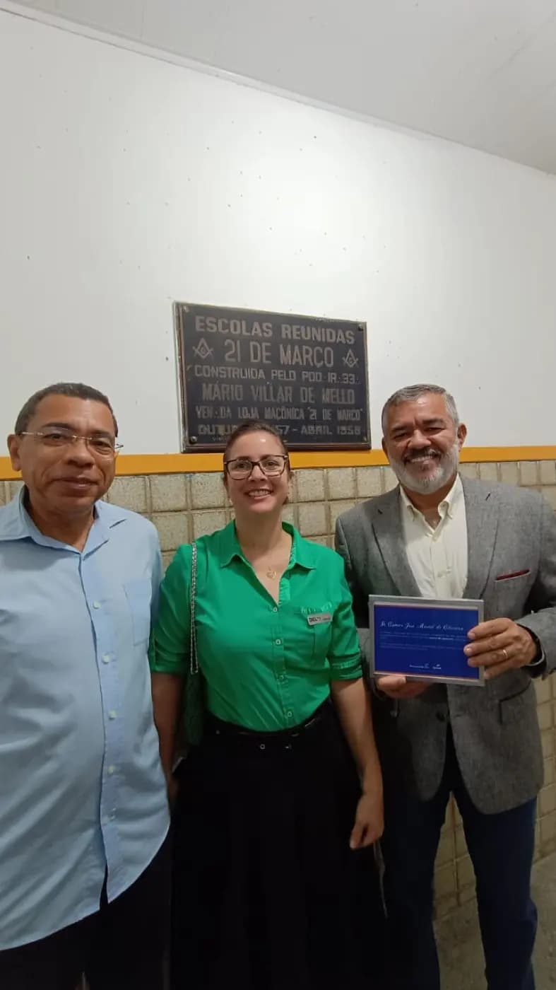 Registro fotográfico: PARTICIPAÇÃO DO GRÃO-MESTRE DO GOB/RN EM SOLENIDADE DE ENCERRAMENTO DE CURSO PROMOVIDO PELO SENAC, NA ESCOLA ESTADUAL VIGÁRIO BARTOLOMEU.
