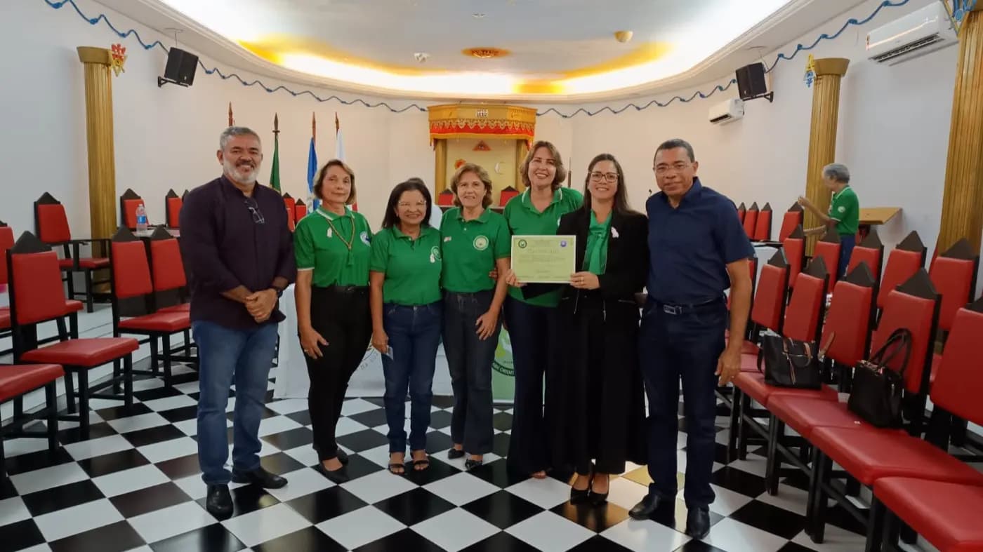 Registro fotográfico: PARTICIPAÇÃO DO GRÃO-MESTRE DO GOB/RN NO ATO COMEMORATIVO AO DIA INTERNACIONAL DA MULHER, OCORRIDO NA ARLS 21 DE MARÇO Nº 152, ORIENTE DE NATAL/RN.