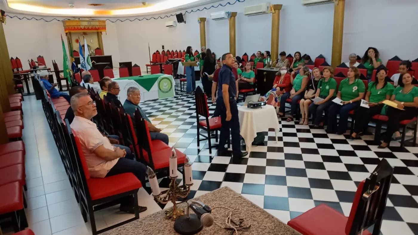 Registro fotográfico: PARTICIPAÇÃO DO GRÃO-MESTRE DO GOB/RN NO ATO COMEMORATIVO AO DIA INTERNACIONAL DA MULHER, OCORRIDO NA ARLS 21 DE MARÇO Nº 152, ORIENTE DE NATAL/RN.