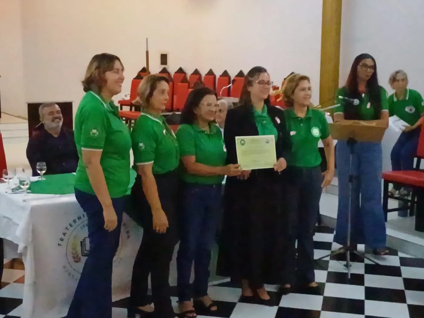 Registro fotográfico: PARTICIPAÇÃO DO GRÃO-MESTRE DO GOB/RN NO ATO COMEMORATIVO AO DIA INTERNACIONAL DA MULHER, OCORRIDO NA ARLS 21 DE MARÇO Nº 152, ORIENTE DE NATAL/RN.