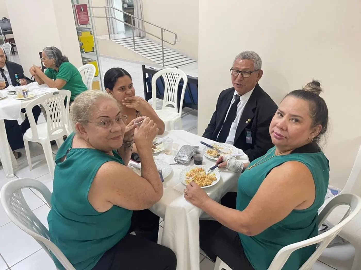 Registro fotográfico: PARTICIPAÇÃO DO GRÃO-MESTRE DO GOB/RN NA SESSÃO MAGNA DE INICIAÇÃO DA ARLS JOÃO CECÍLIO DA COSTA N° 2.116, ORIENTE DE NATAL/RN.