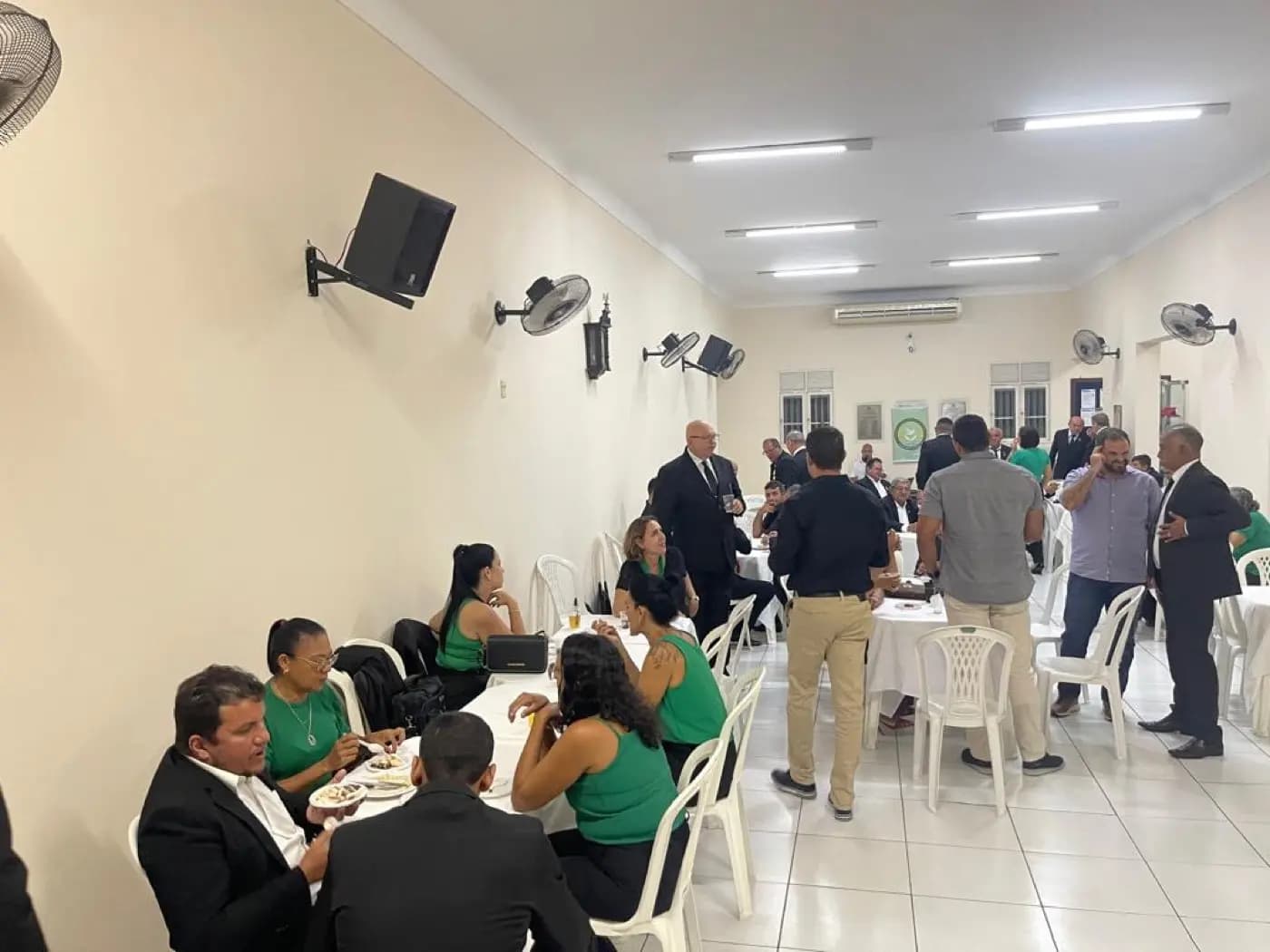 Registro fotográfico: PARTICIPAÇÃO DO GRÃO-MESTRE DO GOB/RN NA SESSÃO MAGNA DE INICIAÇÃO DA ARLS JOÃO CECÍLIO DA COSTA N° 2.116, ORIENTE DE NATAL/RN.