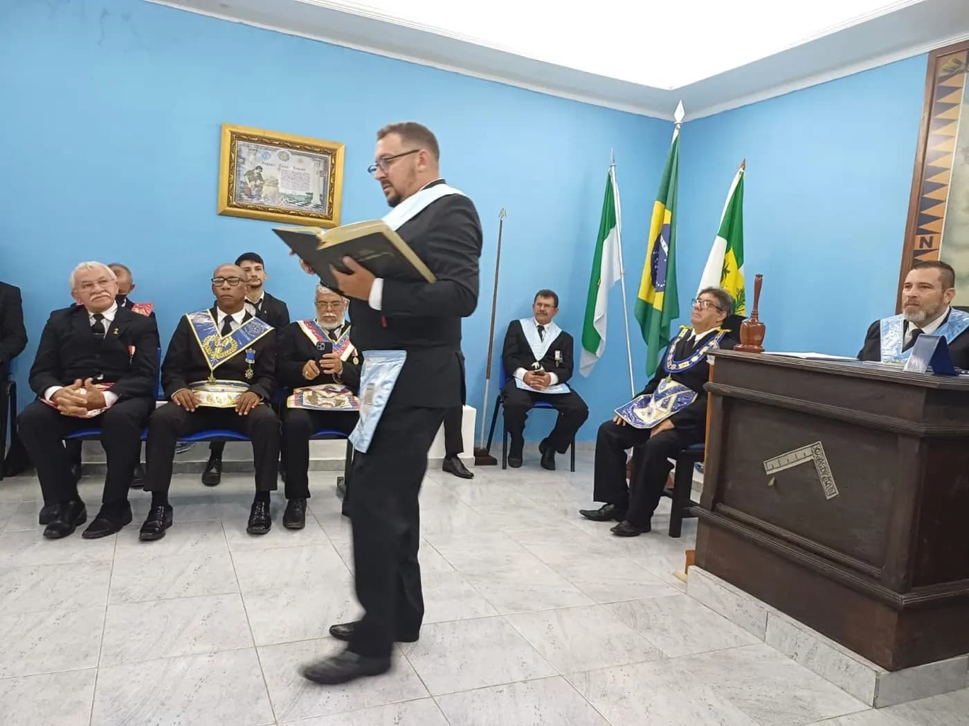 Registro fotográfico: SESSÃO MAGNA PÚBLICA ALUSIVA AO 31º ANO DE FUNDAÇÃO DA ARLS PEDRO ALVES PINHEIRO Nº 3.018, ORIENTE DE EXTREMOZ/RN.