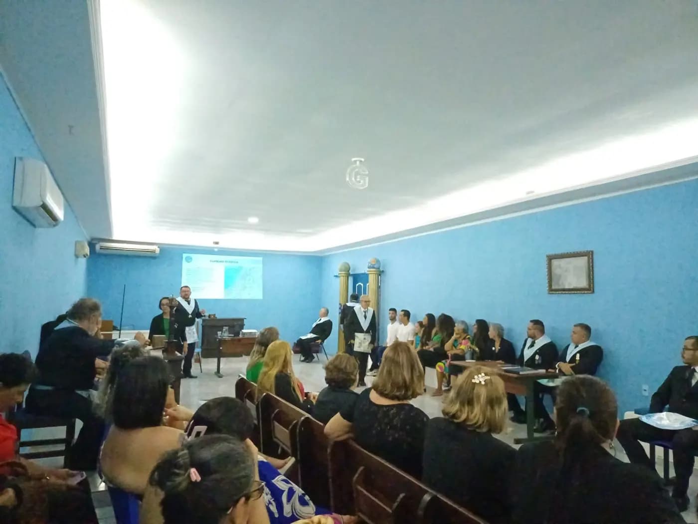 Registro fotográfico: SESSÃO MAGNA PÚBLICA ALUSIVA AO 31º ANO DE FUNDAÇÃO DA ARLS PEDRO ALVES PINHEIRO Nº 3.018, ORIENTE DE EXTREMOZ/RN.
