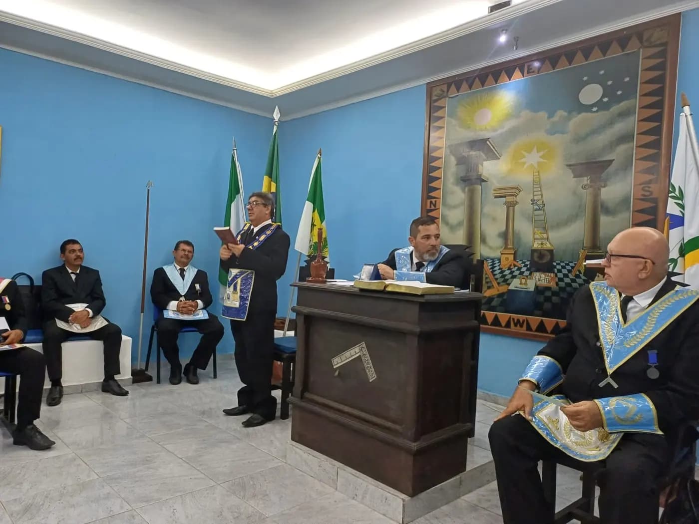 Registro fotográfico: SESSÃO MAGNA PÚBLICA ALUSIVA AO 31º ANO DE FUNDAÇÃO DA ARLS PEDRO ALVES PINHEIRO Nº 3.018, ORIENTE DE EXTREMOZ/RN.