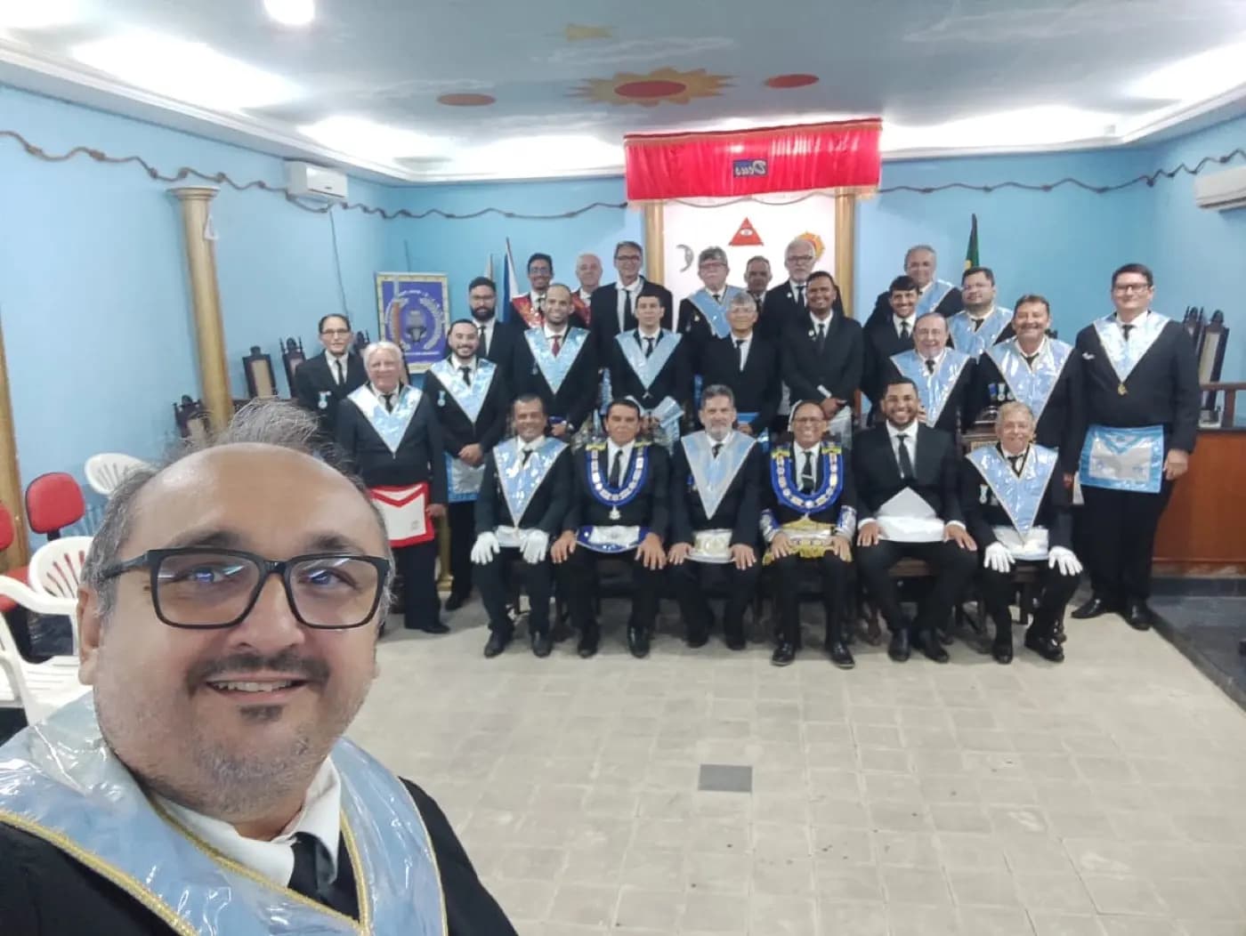 Registro fotográfico: PARTICIPAÇÃO DO GRÃO-MESTRE ADJUNTO DO GOB/RN NA SESSÃO MAGNA DE INICIAÇÃO DA ARLS NIVAL PAULINO PINHEIRO N° 2.096, ORIENTE DE ASSÚ/RN.