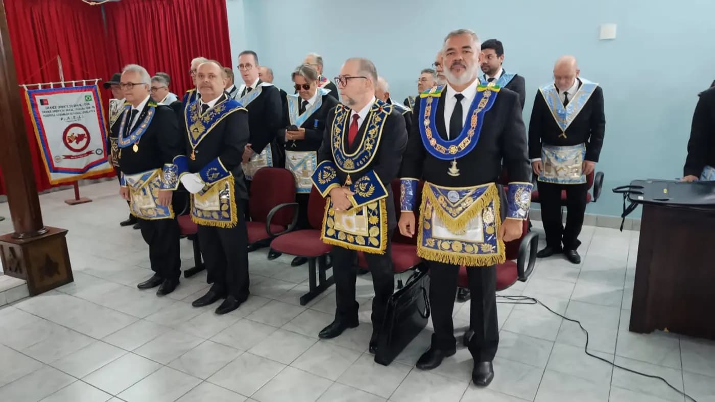 Registro fotográfico: PARTICIPAÇÃO DO GRÃO-MESTRE DO GOB/RN E COMITIVA NA SESSÃO MAGNA DE POSSE DO GRÃO-MESTRE E DO GRÃO-MESTRE ADJUNTO DO GOB/PB.