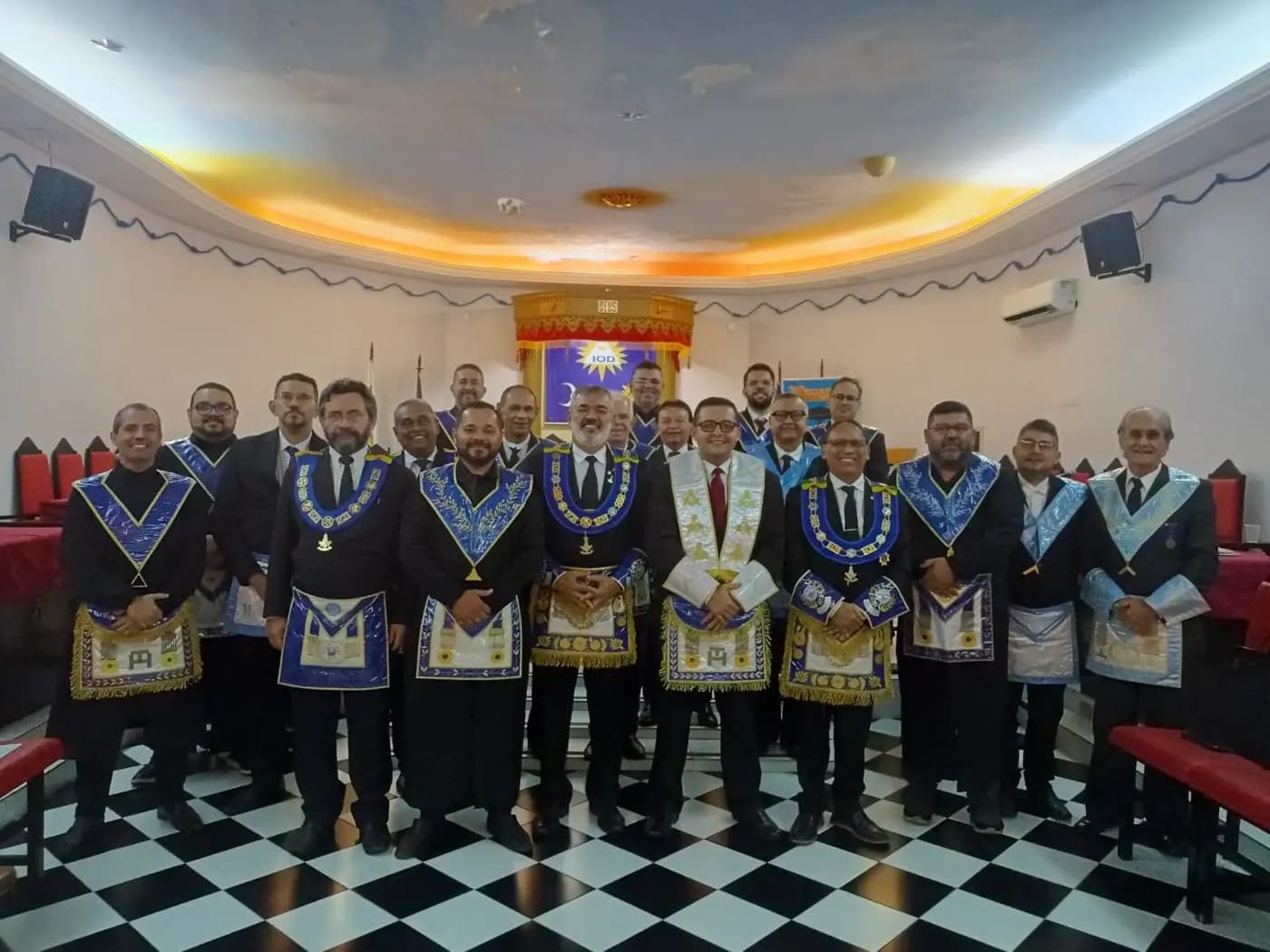 Registro fotográfico: PARTICIPAÇÃO DO GRÃO-MESTRE E DO GRÃO-MESTRE ADJUNTO DO GOB/RN NA SESSÃO ORDINÁRIA NO GRAU DE APRENDIZ, DA ARLS UNIVERSITÁRIA MÁRIO VILAR DE MELO Nº 4.085, ORIENTE DE NATAL/RN.