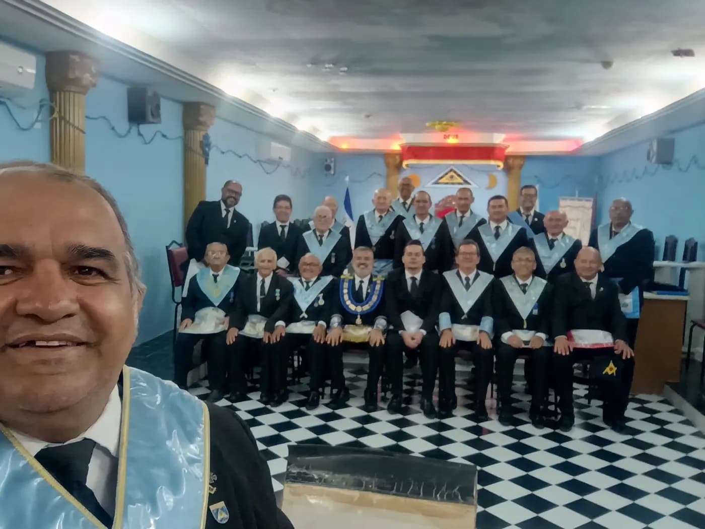 Registro fotográfico: PARTICIPAÇÃO DO GRÃO-MESTRE DO GOB/RN NA SESSÃO MAGNA DE INICIAÇÃO REALIZADA PELA ARLS TRAMPOLIM DA VITÓRIA N° 1.606, ORIENTE DE NATAL/RN.