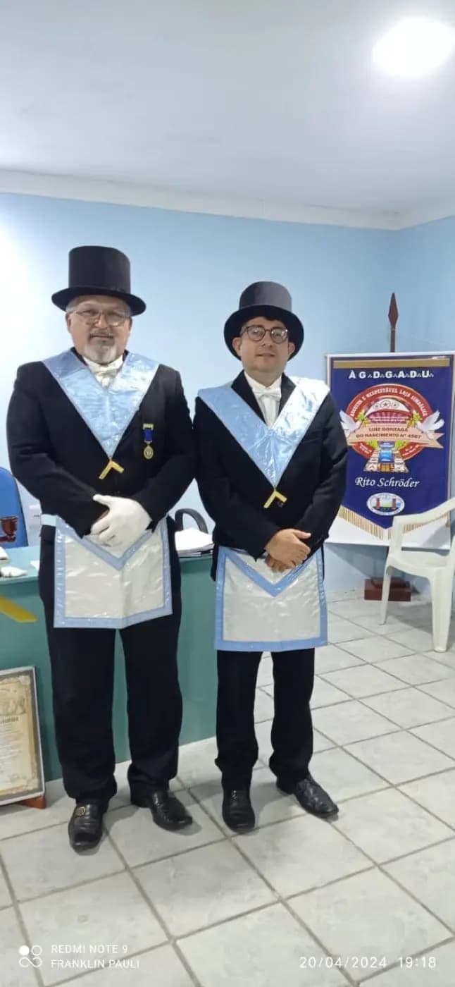 Registro fotográfico: PARTICIPAÇÃO DO SECRETÁRIO DE PLANEJAMENTO E TI DO GOB/RN NA SESSÃO MAGNA CONJUNTA DO RITO SCHRÖDER, REALIZADA PELA ARLS LUIZ GONZAGA DO NASCIMENTO Nº 4.567, ORIENTE DE SANTA MARIA/RN, E PELA ARLS UNIVERSITÁRIA ESTRELA NATALENSE Nº 4.122, ORIENTE DE PARNAMIRIM/RN.