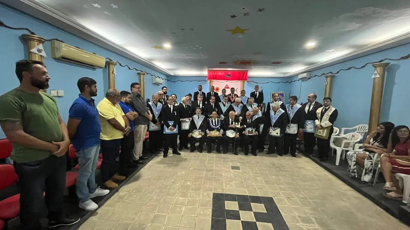 Registro fotográfico: PARTICIPAÇÃO DO GRÃO-MESTRE ADJUNTO DO GOB/RN NA SESSÃO MAGNA ALUSIVA AO 43º ANO DE FUNDAÇÃO DA ARLS NIVAL PAULINO PINHEIRO Nº 2.096, ORIENTE DE ASSU/RN.