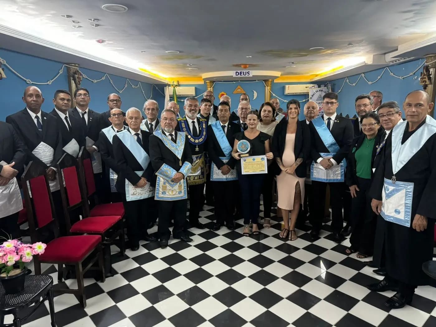 Registro fotográfico: PARTICIPAÇÃO DO GRÃO-MESTRE DO GOB/RN E COMITIVA NA SESSÃO ORDINÁRIA, NO GRAU DE APRENDIZ MAÇOM, DA ARLS EVOLUÇÃO SEGUNDA N° 852, ORIENTE DE NATAL/RN.
