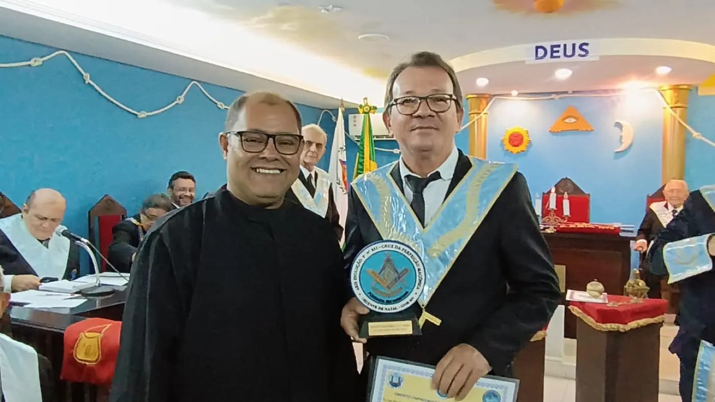 Registro fotográfico: PARTICIPAÇÃO DO GRÃO-MESTRE DO GOB/RN E COMITIVA NA SESSÃO ORDINÁRIA, NO GRAU DE APRENDIZ MAÇOM, DA ARLS EVOLUÇÃO SEGUNDA N° 852, ORIENTE DE NATAL/RN.
