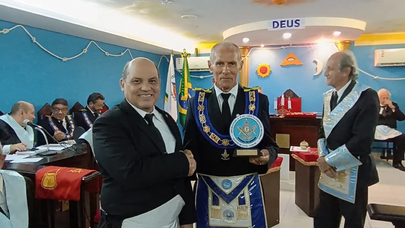 Registro fotográfico: PARTICIPAÇÃO DO GRÃO-MESTRE DO GOB/RN E COMITIVA NA SESSÃO ORDINÁRIA, NO GRAU DE APRENDIZ MAÇOM, DA ARLS EVOLUÇÃO SEGUNDA N° 852, ORIENTE DE NATAL/RN.