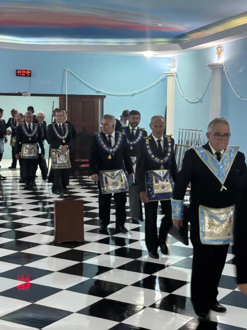 Registro fotográfico: PARTICIPAÇÃO DO GRÃO-MESTRE DO GOB/RN NA SESSÃO ORDINÁRIA NO GRAU DE APRENDIZ MAÇOM, DA ARLS 21 DE ABRIL Nº 1.864, ORIENTE DE PARNAMIRIM/RN.