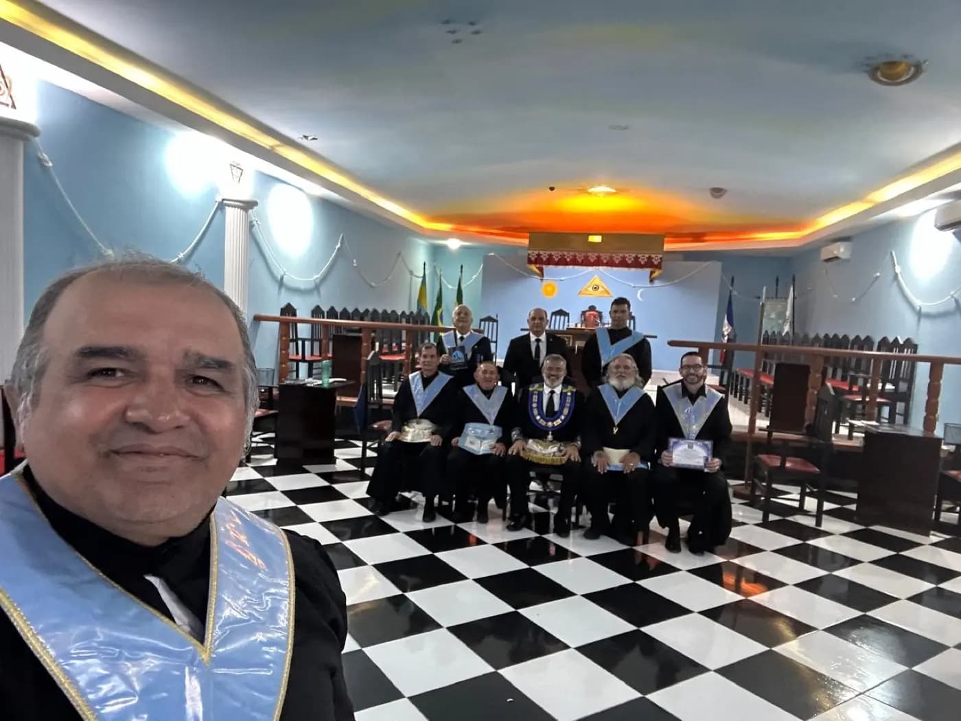 Registro fotográfico: PARTICIPAÇÃO DO GRÃO-MESTRE DO GOB/RN NA SESSÃO ORDINÁRIA NO GRAU DE APRENDIZ MAÇOM REALIZADA PELA ARLS LIBERDADE E JUSTIÇA Nº 2.340, ORIENTE DE PARNAMIRIM/RN.
