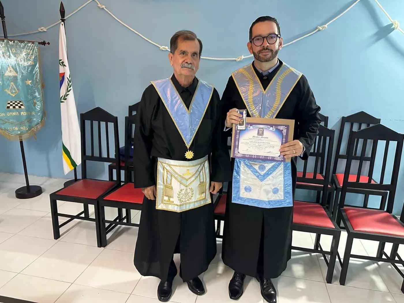 Registro fotográfico: PARTICIPAÇÃO DO GRÃO-MESTRE DO GOB/RN NA SESSÃO ORDINÁRIA NO GRAU DE APRENDIZ MAÇOM REALIZADA PELA ARLS LIBERDADE E JUSTIÇA Nº 2.340, ORIENTE DE PARNAMIRIM/RN.