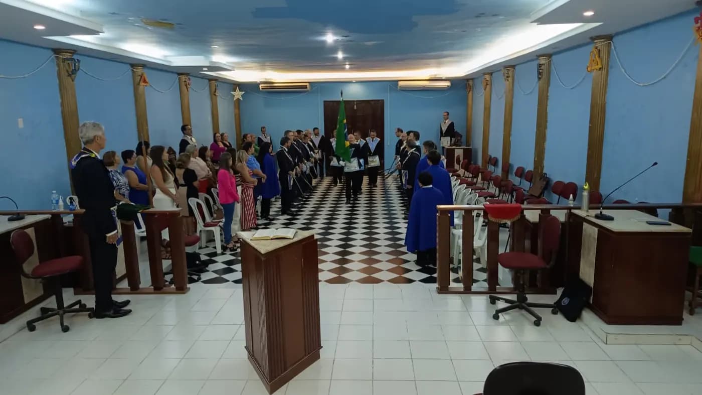 Registro fotográfico: PARTICIPAÇÃO DO GRÃO-MESTRE DO GOB/RN NA SESSÃO MAGNA PÚBLICA CONJUNTA EM COMEMORAÇÃO AO DIA DAS MÃES, REALIZADA PELAS LOJAS MAÇÔNICAS UNIÃO NATALENSE Nº 2.414, AURORA DO ORIENTE Nº 3.269, ARY REIS DUARTE Nº 4.251, UNIVERSITÁRIA ESTRELA NATALENSE Nº 4.122 E MONTEIRO LOBATO Nº 4.162, TODAS DO ORIENTE DE PARNAMIRIM/RN.