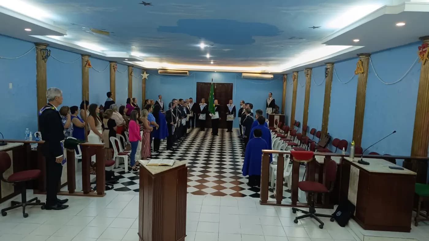 Registro fotográfico: PARTICIPAÇÃO DO GRÃO-MESTRE DO GOB/RN NA SESSÃO MAGNA PÚBLICA CONJUNTA EM COMEMORAÇÃO AO DIA DAS MÃES, REALIZADA PELAS LOJAS MAÇÔNICAS UNIÃO NATALENSE Nº 2.414, AURORA DO ORIENTE Nº 3.269, ARY REIS DUARTE Nº 4.251, UNIVERSITÁRIA ESTRELA NATALENSE Nº 4.122 E MONTEIRO LOBATO Nº 4.162, TODAS DO ORIENTE DE PARNAMIRIM/RN.